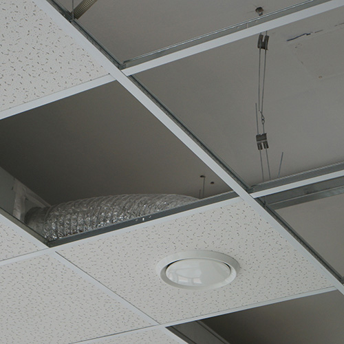 Installation of a suspended ceiling system